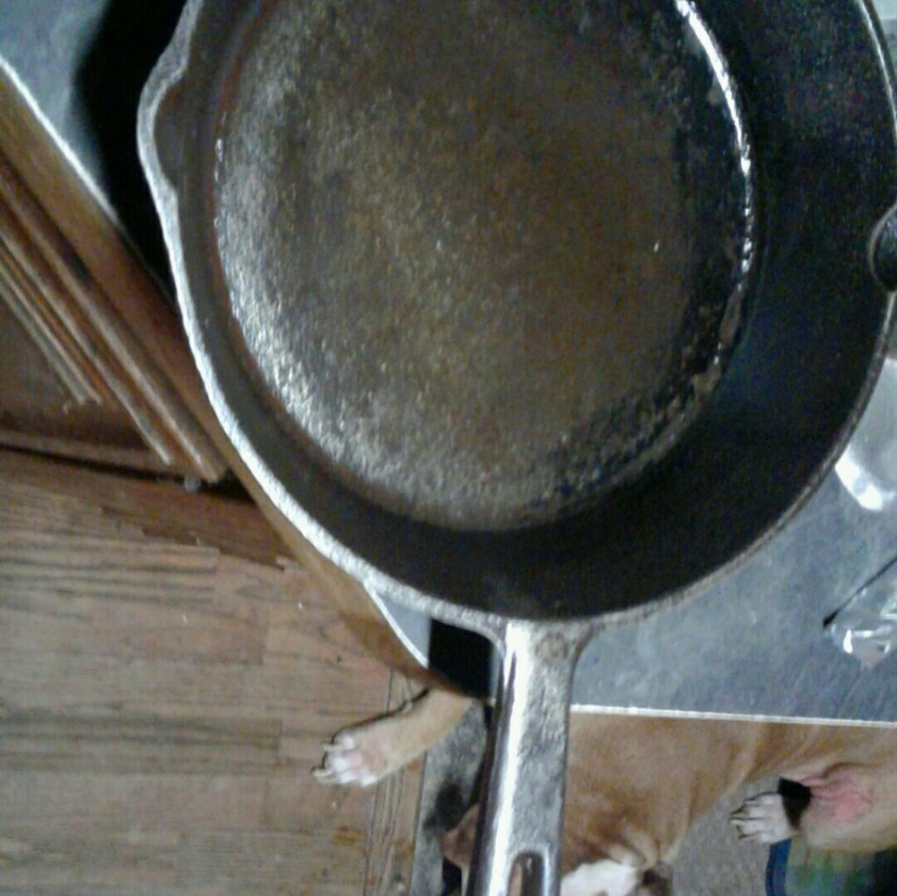 Cast iron skillet
